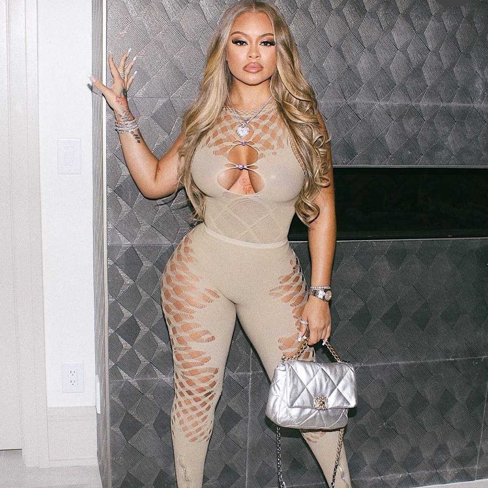 Poster girl Lulu bodysuit and Sierra Leggings